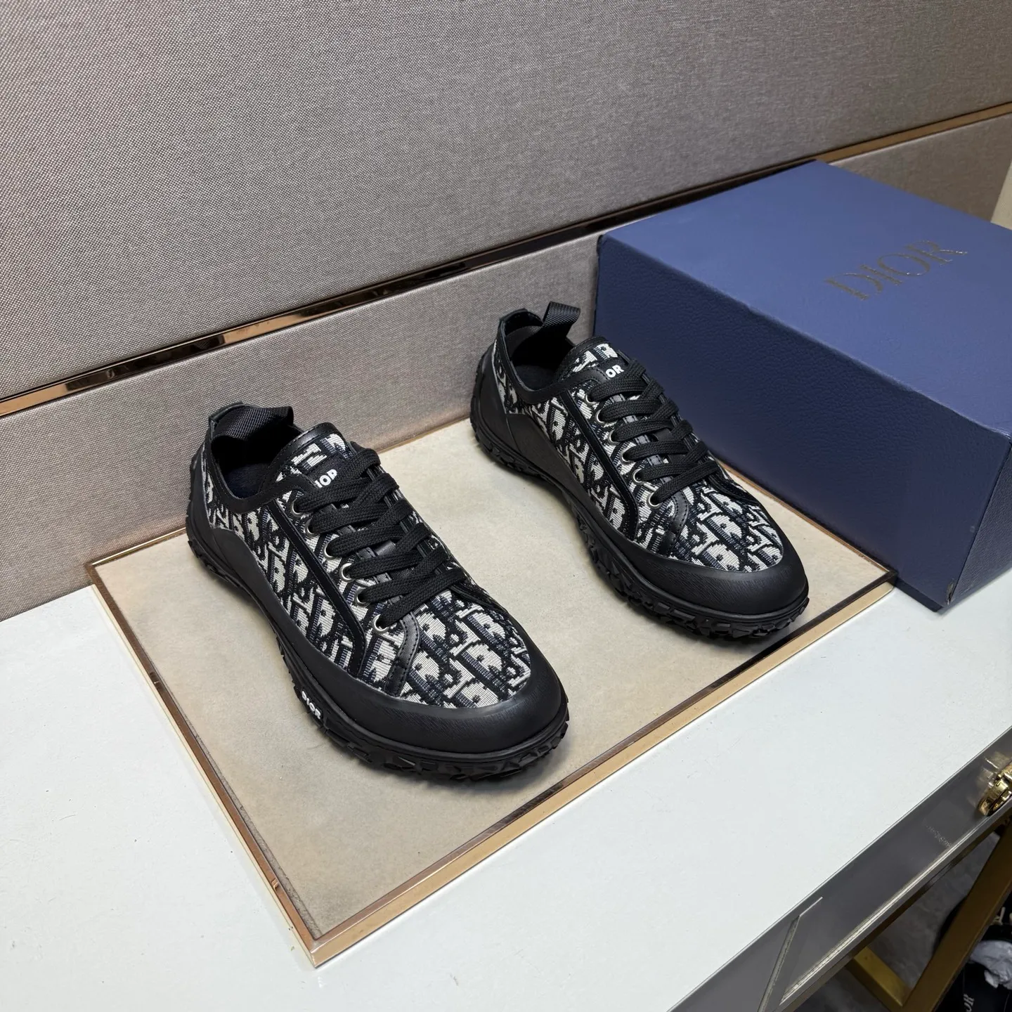 ⬛️Men's shoes 💰p442 [Dior~] Men's casual shoes 2025z cabinet sales simultaneously 🔶Size: 39-44 #️⃣ 🔷2 colors🔜The upper is made of multi-material splicing➕Genuine leather lining, comfortable and breathable, sole: original comfortable and wear-resistant outsole, ⚠️Real shot📱Photographed🎬The real thing is better📢📢📢